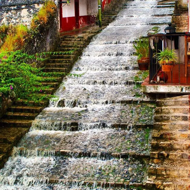 No te pierdas de las cascadas que se originan en temporada de lluvia en Cuetzalan. Foto: depatadeperro. No te pierdas de las cascadas que se originan en temporada de lluvia en Cuetzalan. Foto: depatadeperro.