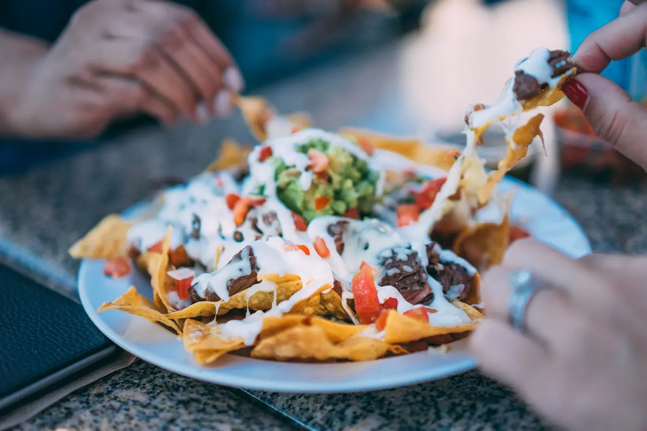 Muchos piensan que los nachos son de la cocina Tex-Mex, pero la realidad es otra. Foto: Pixabay