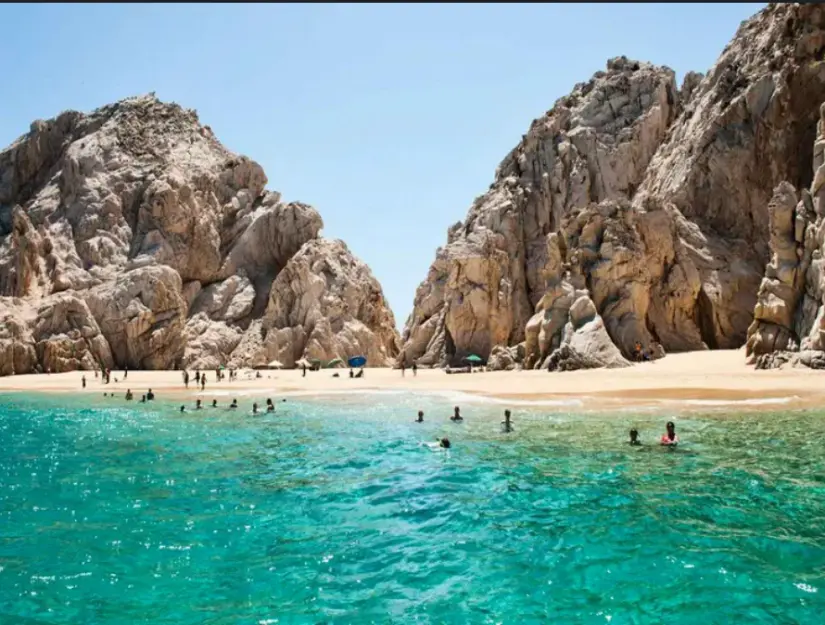 Disfruta de la Playa del Amor en Los Cabos, Baja California Sur. Foto: cortesía Disfruta de la Playa del Amor en Los Cabos, Baja California Sur. Foto: cortesía.