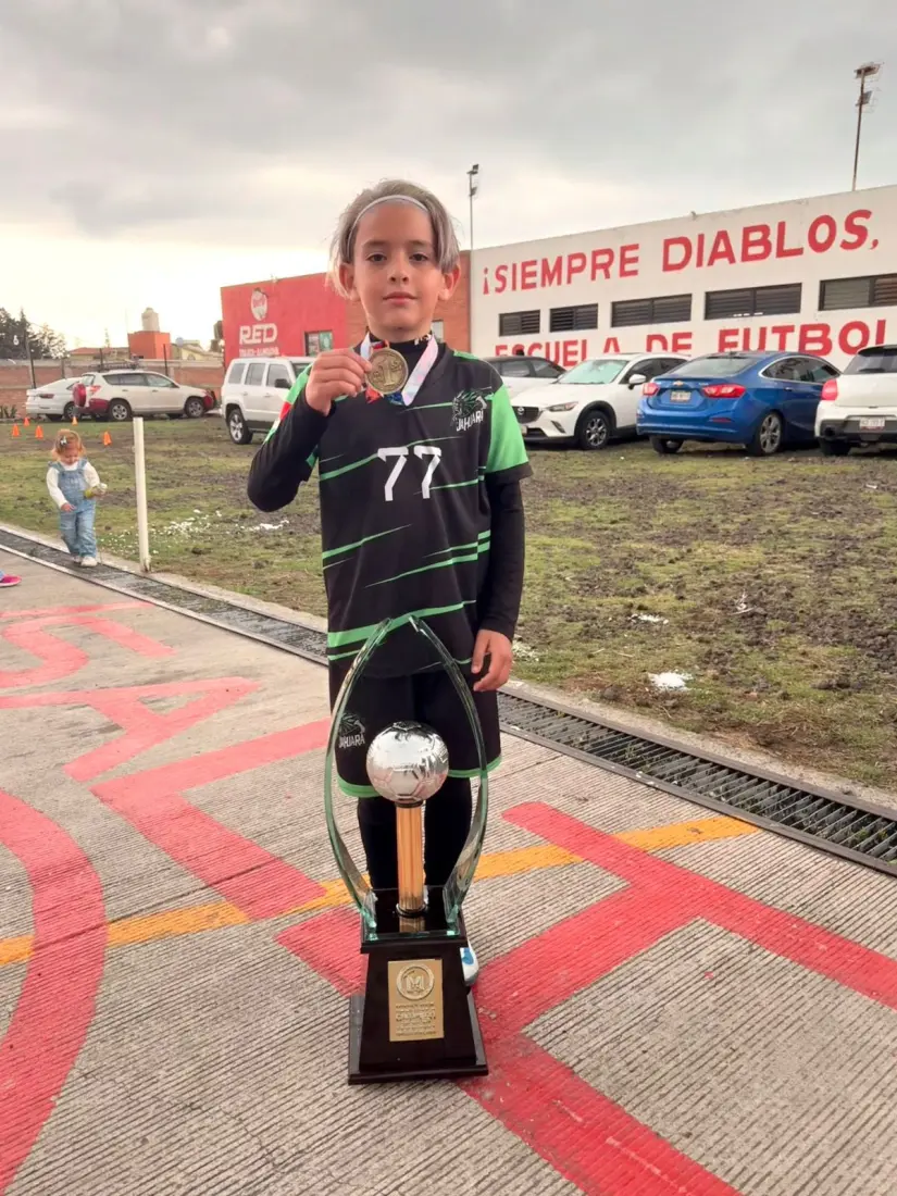 Dylan Matteo Valdez Sánchez Dylan Matteo, ejemplo de esfuerzo y dedicación en el futbol infantil nacional.