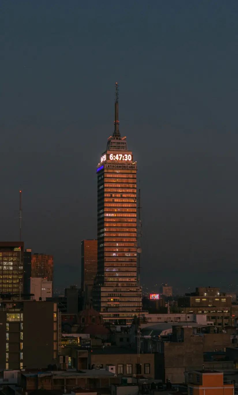 Estas son las atracciones que puedes encontrarte en la Torre Latinoamericana. Foto: Unsplash. 