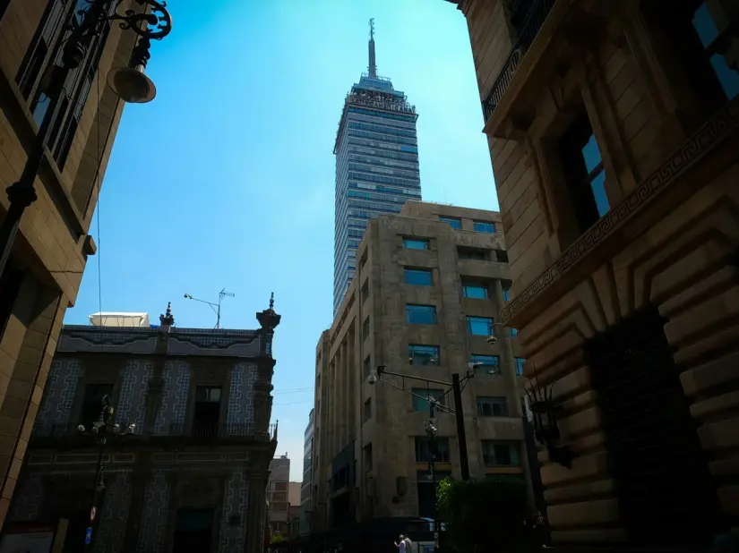 Costos de las atracciones de la Torre Latinoamericana. Foto: Unsplash.  