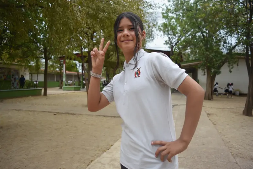 Andrea, quien esta semana culmina su etapa de primaria en la Escuela Primaria Guadalupe Victoria de Loma de Rodriguera, afirma que extrañará a sus amigos y maestros.