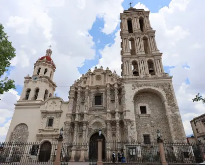 ¿Cuánto mide la catedral de Santiago Apóstol en Saltillo?; la segunda mas alta del país