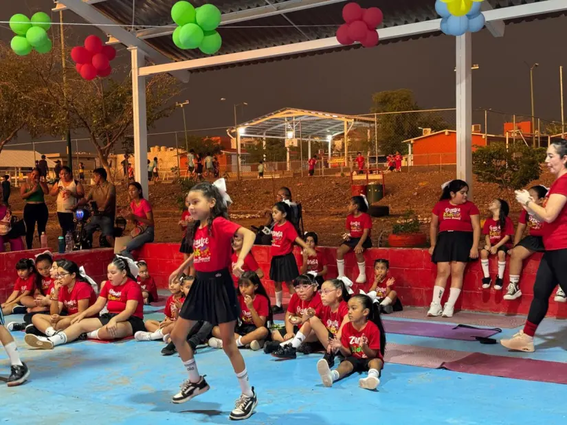 Los integrantes de Dance Kids mostraron sus mejores pasos.