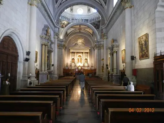 ?¿Cuánto mide la catedral de Santiago Apóstol en Saltillo? Interior de la catedral. Foto: Tripadvisor
