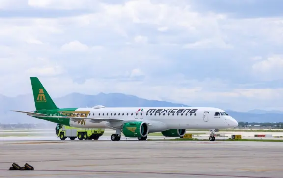 Mexicana Aviación recibe su primer avión Embraer E195-E2 en el AIFA