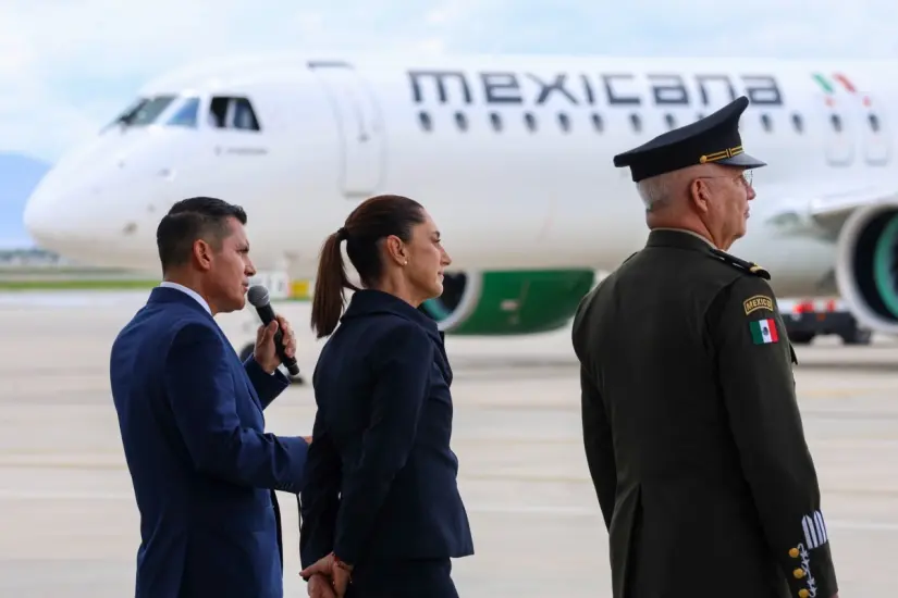 La presidenta Sheinbaum acudió al AIFA a recibir el avión. Foto: Presidencia
