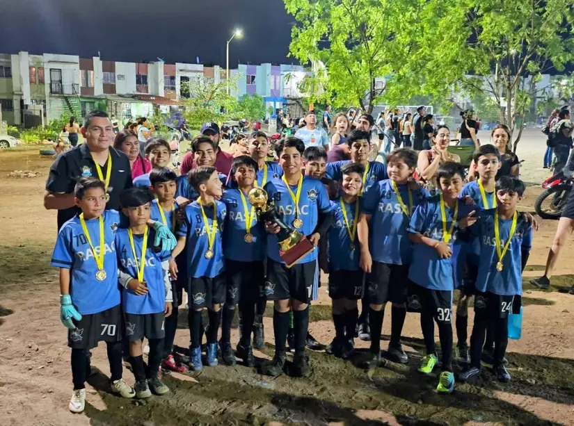 Los deportistas de Alturas del Sur disfrutan de cada entrenamiento. Los deportistas de Alturas del Sur disfrutan de cada entrenamiento.