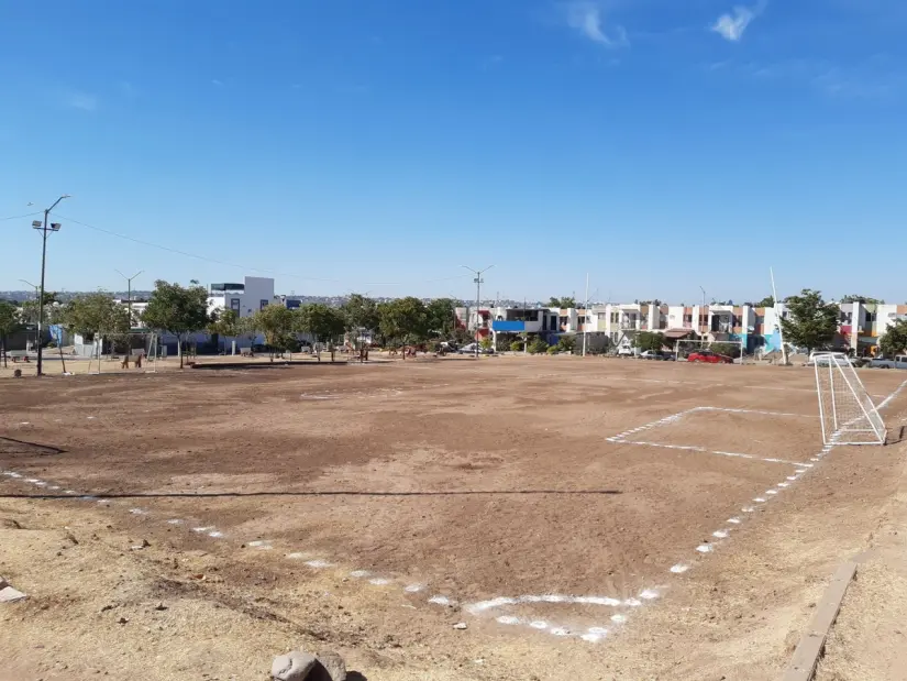 Lo que antes era un lugar abandonado, hoy es un espacio deportivo para los niños y jóvenes de Alturas del Sur. Lo que antes era un lugar abandonado, hoy es un espacio deportivo para los niños y jóvenes de Alturas del Sur.