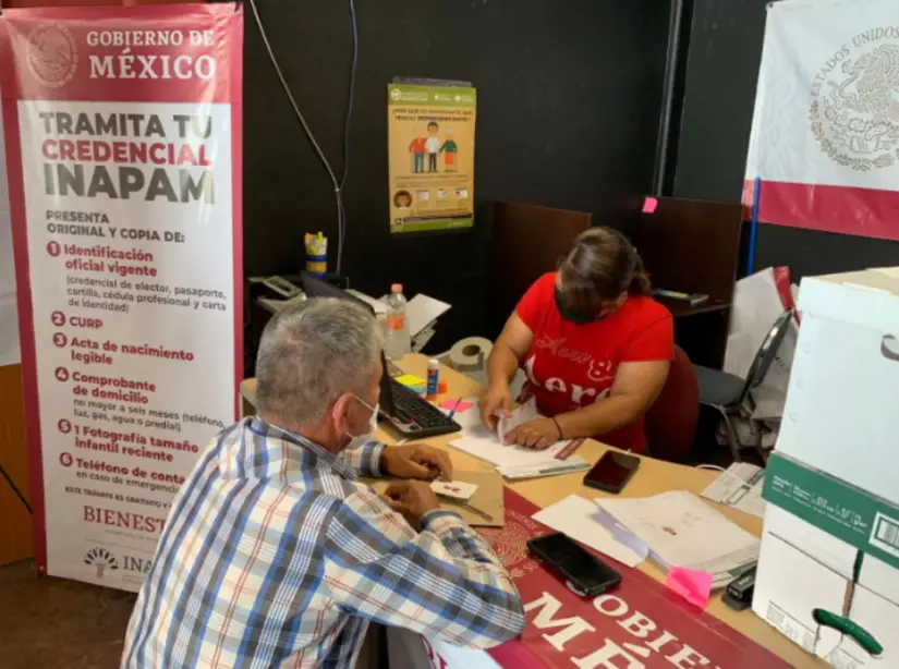 Puedes tramitar tu credencial INAPAM acudiendo al módulo más cercano. Foto: Cortesía