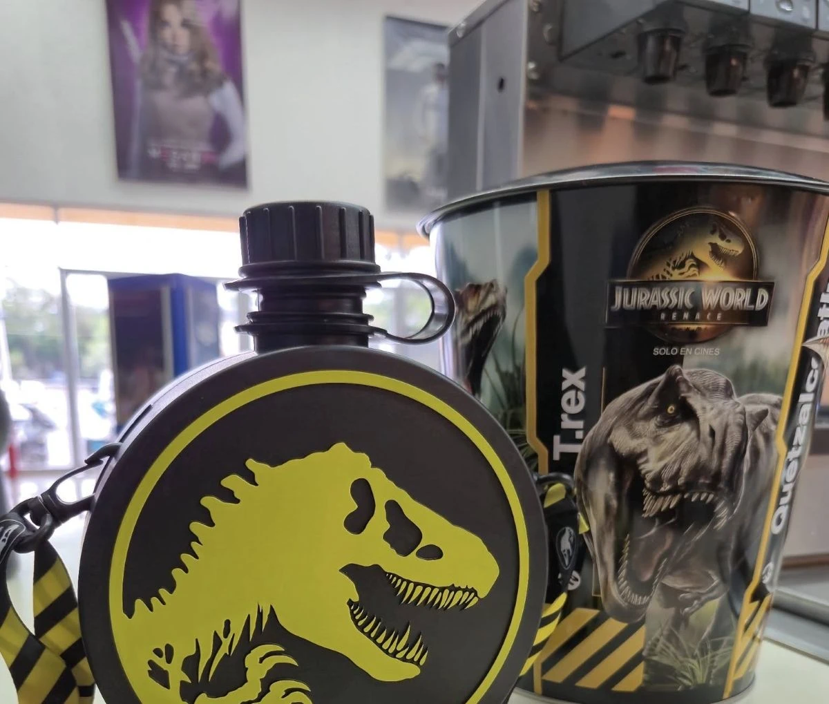 Preventa de la palomera y cantimplora de Jurassic World Rebirth en Cinépolis. Foto: Cortesía