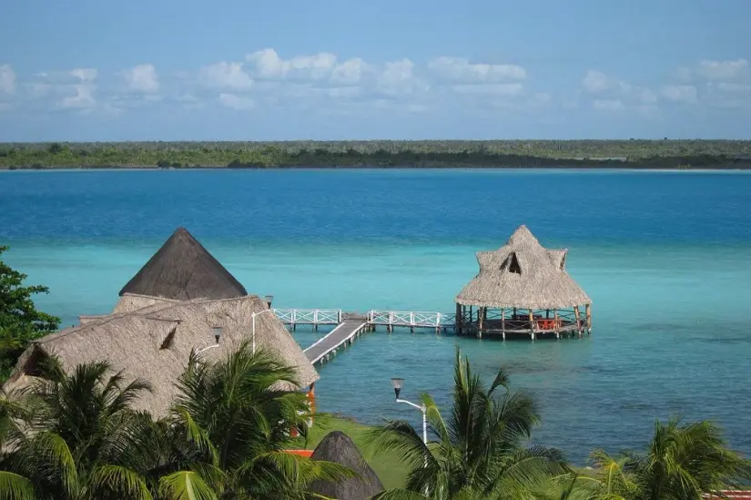 Bacalar o la laguna de los siete colores en Quintana Roo Foto: Tripavisor