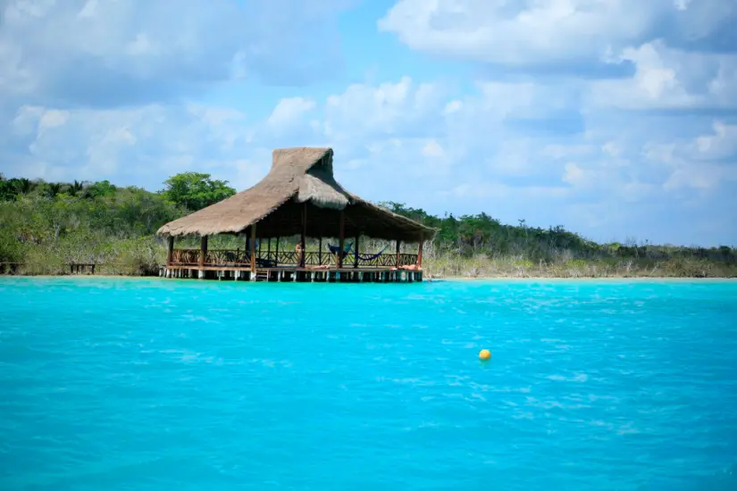 Visita el hermoso pueblo de Bacalar. Foto: Cortesía. 