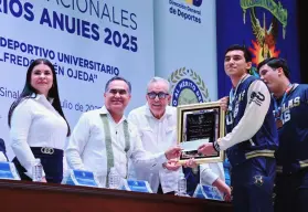 UAS reconoce a más de 100 deportistas con entrega del Premio al Mérito Deportivo Universitario