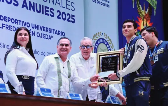 UAS reconoce a más de 100 deportistas con entrega del Premio al Mérito Deportivo Universitario