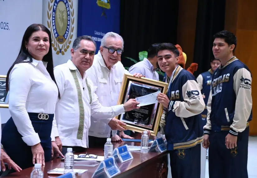 UAS entrega el premio al Mérito Deportivo Universitario 2025 Los participantes pusieron en alto el nombre de la Universidad. Foto: UAS