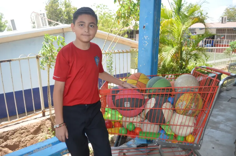 Desde la niñez, Dylan impulsa un Culiacán lleno de paz, juego y emociones sanas Con pasión y creatividad, Dylan Jesús siembra la paz en Culiacán desde la niñez. Foto: Juan Madrigal