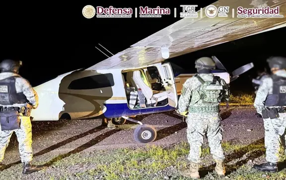 Duro golpe al crimen en Colima: Interceptan aeronave con 427 kilos de cocaína