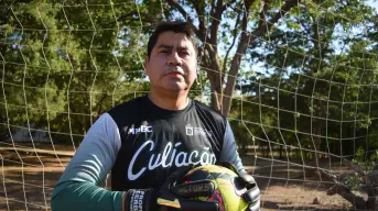Con una prótesis y mucho corazón, José Cerda entrena a los porteros del mañana en Culiacán