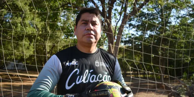 Con una prótesis y mucho corazón, José Cerda entrena a los porteros del mañana en Culiacán