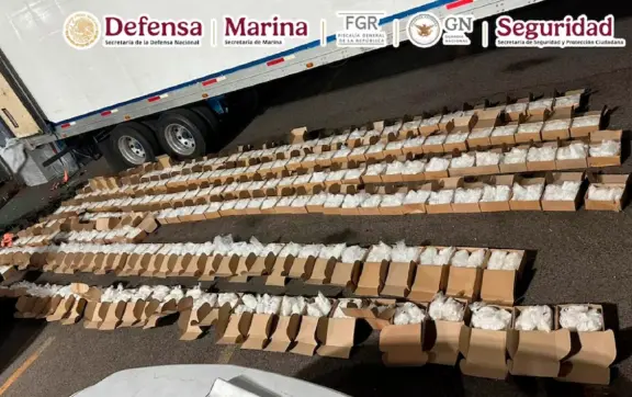 Baja California Sur: decomisan 1 tonelada de metanfetamina en camión que venía de Mazatlán
