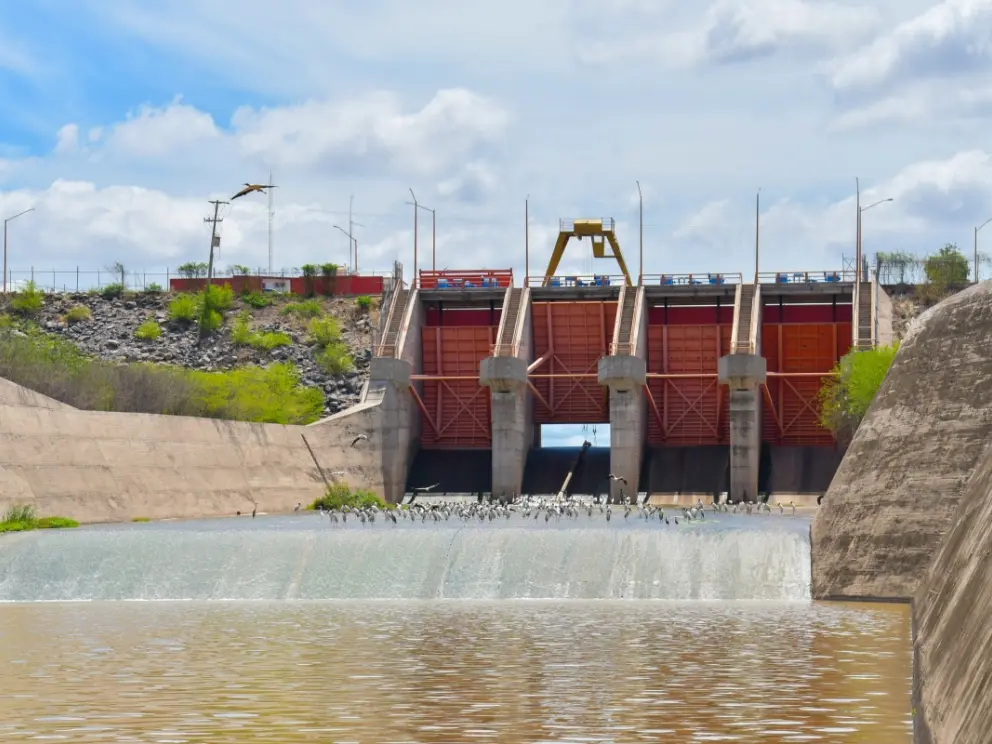 Presa Eustaquio Buelna sube sus niveles de agua gracias a las lluvias en Sinaloa