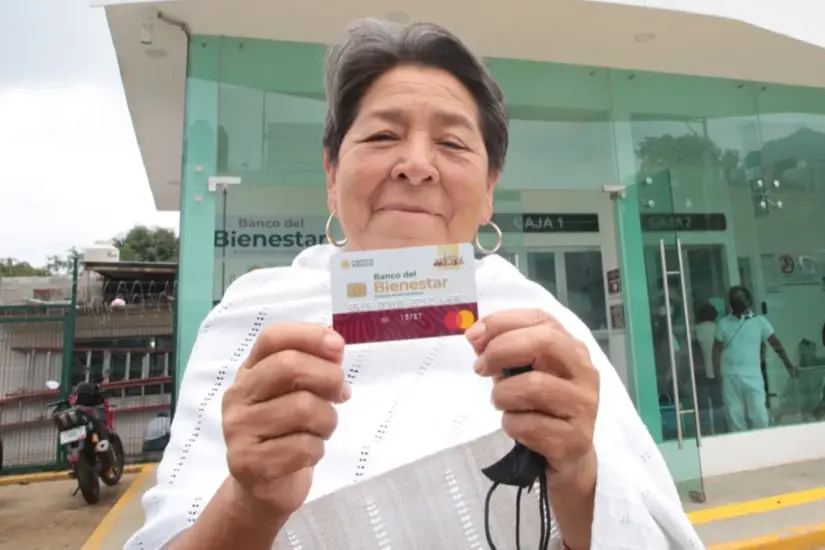 Los recursos se entregan mediante orden alfabético. Foto: Cortesía