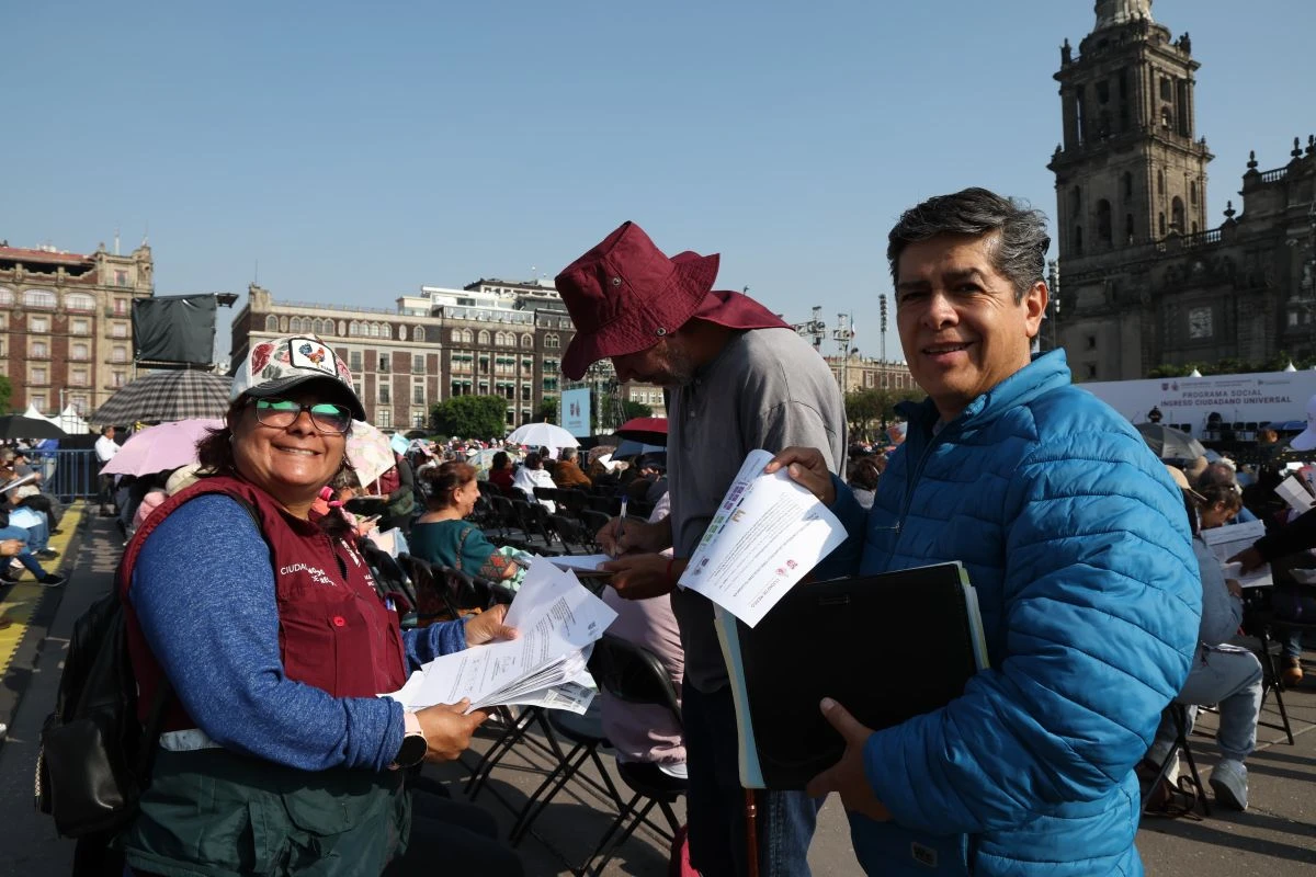 Pagan el apoyo de Ciudadano Universal 2025. Foto: Cortesía