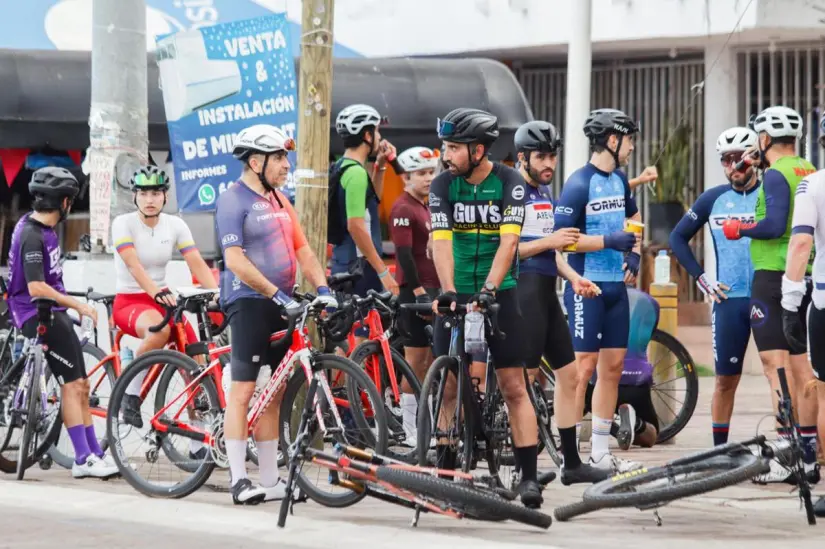 Diversos clubes ciclistas se unieron a esta rodada.