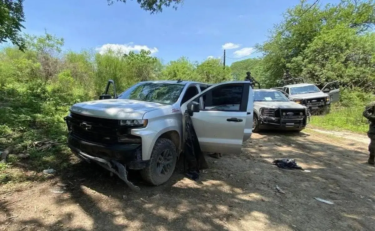 Los vehículos estaban abandonados en dos poblados de Cosalá. Foto: SSPC