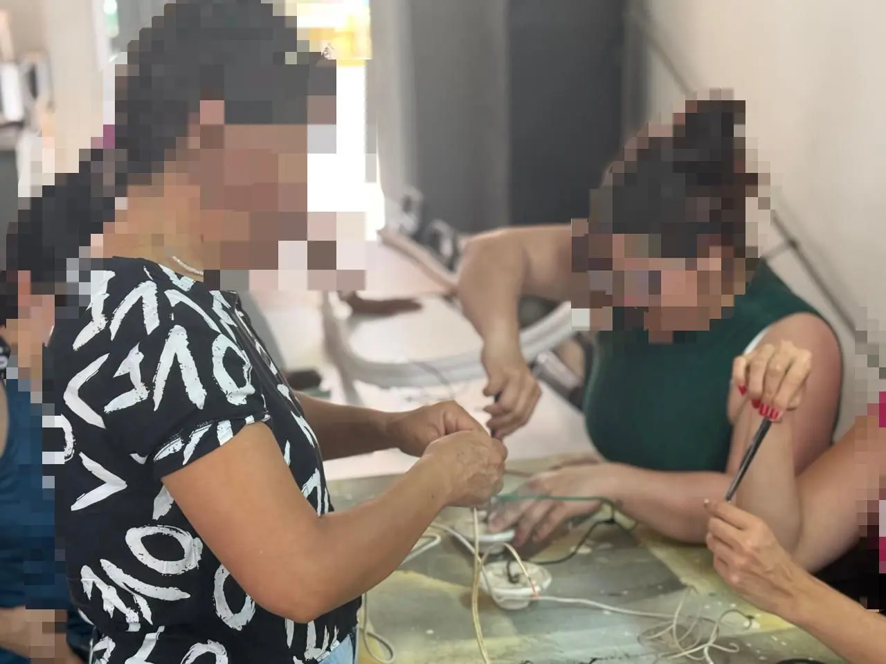 Mujeres que inspiran: aprenden mantenimiento de aire acondicionado y más allá del género se empoderan con conocimientos técnicos. Foto: SEMUJERES