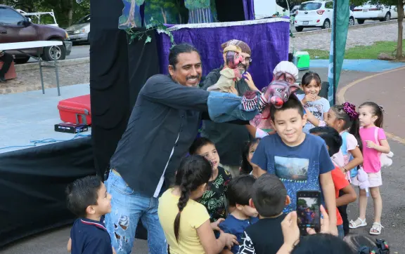 "El lobo no es como lo pintan" sorprende en el Parque Culiacán 87