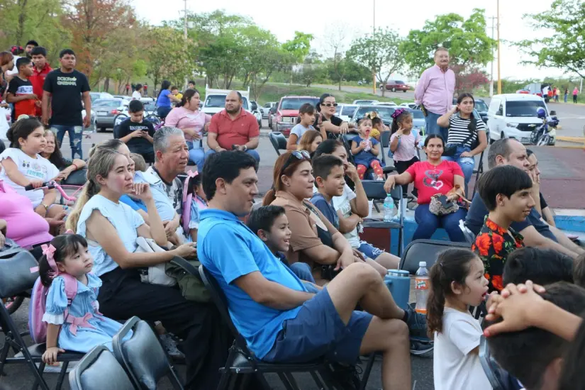 “El lobo no es como lo pintan” sorprende en el Parque Culiacán 87 Arte para todos: así transforma Itiner-Arte los domingos en familia. Foto: IMCC