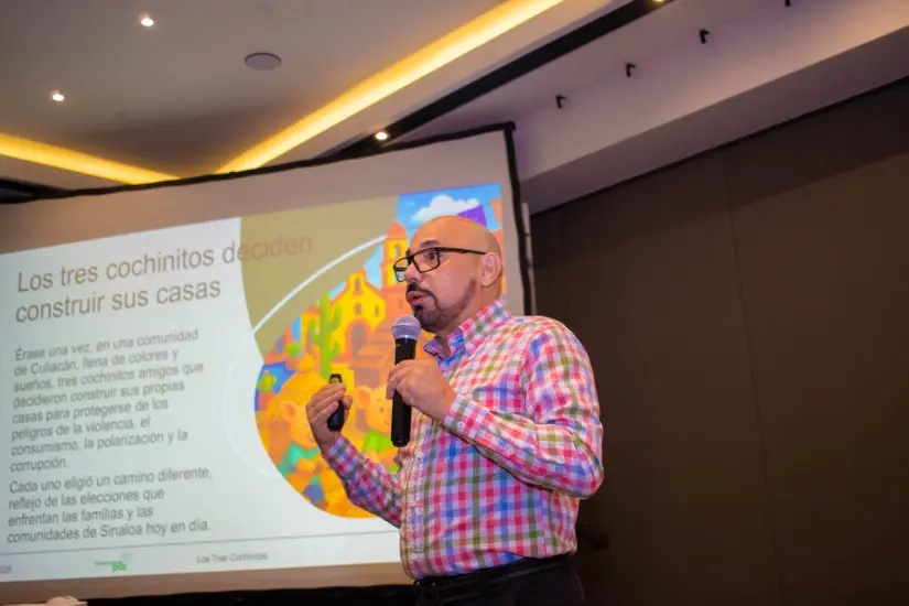 El director de Construyendo Paz, Othón Herrera y Cairo se dijo muy complacido de la participación de niños y niñas en la construcción de paz. El director de Construyendo Paz, Othón Herrera y Cairo se dijo muy complacido de la participación de niños y niñas en la construcción de paz.