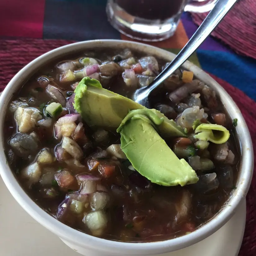 imagen recuadro Lugares para comer en La Paz, Baja California Sur rente al mar / Ceviche de camarón en Mariscos Los Laureles Foto: Tripavisor