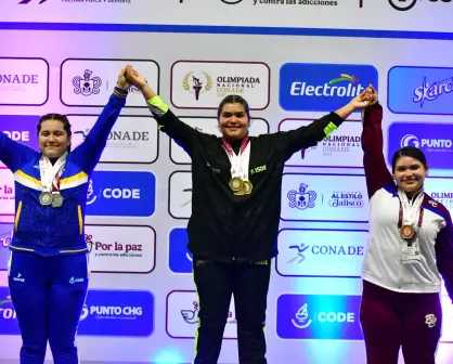 Martha Elena Montoya gana triple oro en halterofilia para Sinaloa en la Olimpiada CONADE 2025