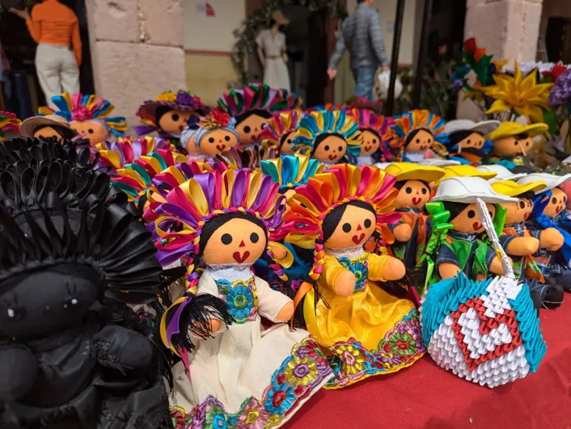 Mueñacas Mariís Artesanales en Almeaco Foto: Amealco Pueblo Mágico  (Facebook)