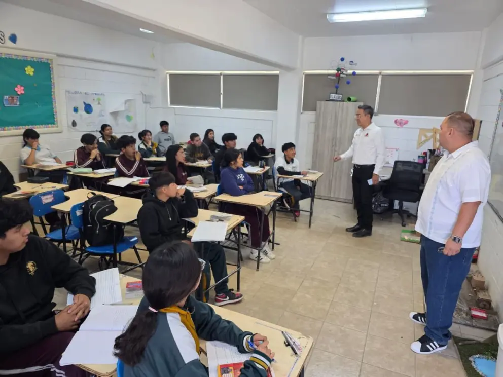 Beca para uniformes en Baja California: qué municipios aplican y cómo solicitarla