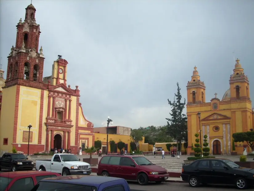 Para llegar a los manantiales, deberás sí o sí llegar a el Pueblo Mágico, Caderyta de Montes. Foto: Cortesía.