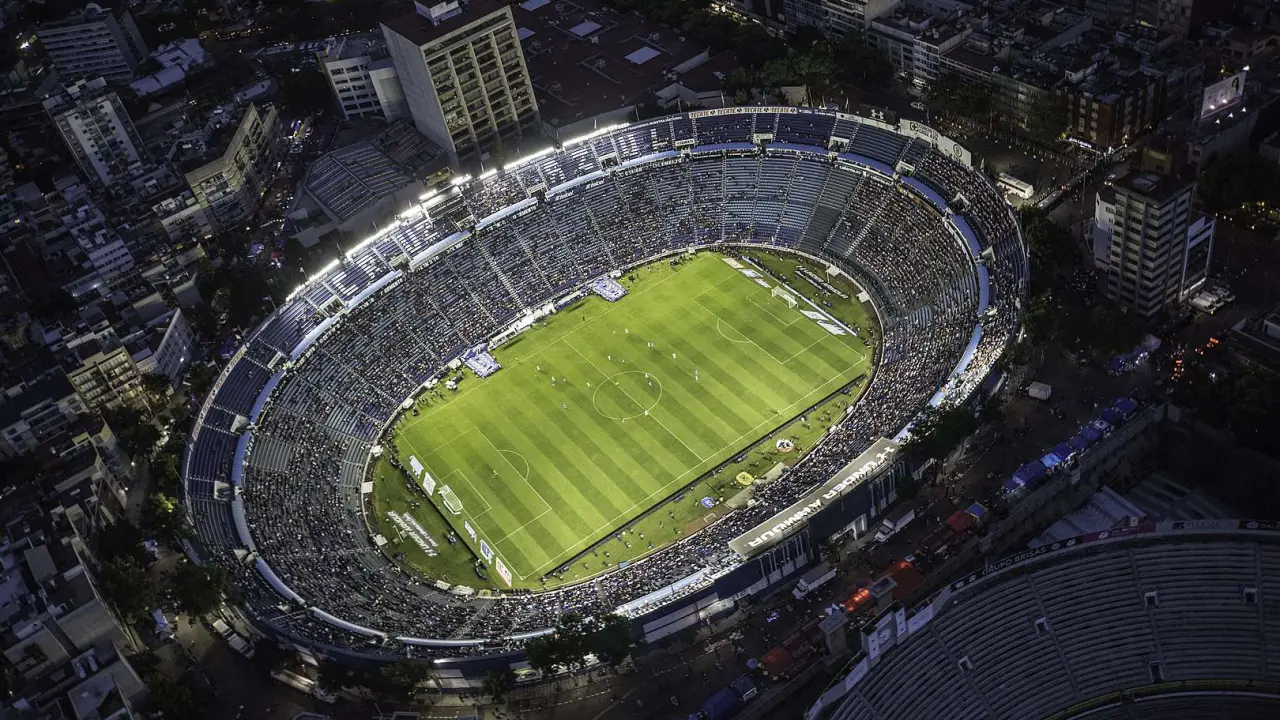 El recinto antes era conocido como el Estadio Azul. Foto: Wikipedia