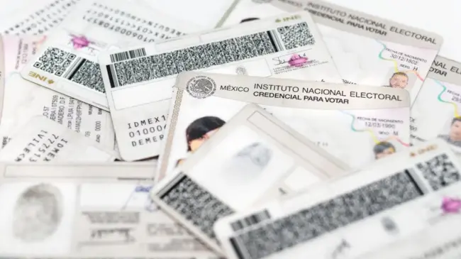 Hasta ahora, la credencial del INE era el documento nacional de identificación en México. Foto: Cortesía