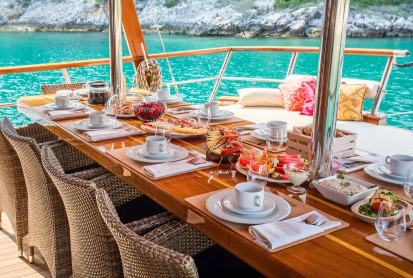 Disfruta de un agradable desayuno con el sonido del mar de fondo y la fauna marina como compañía en La Paz. Foto: cortesía.