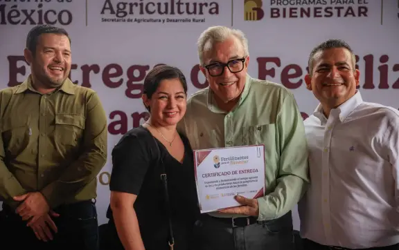 Encabeza Rocha Moya programa de entrega de fertilizantes para agricultores