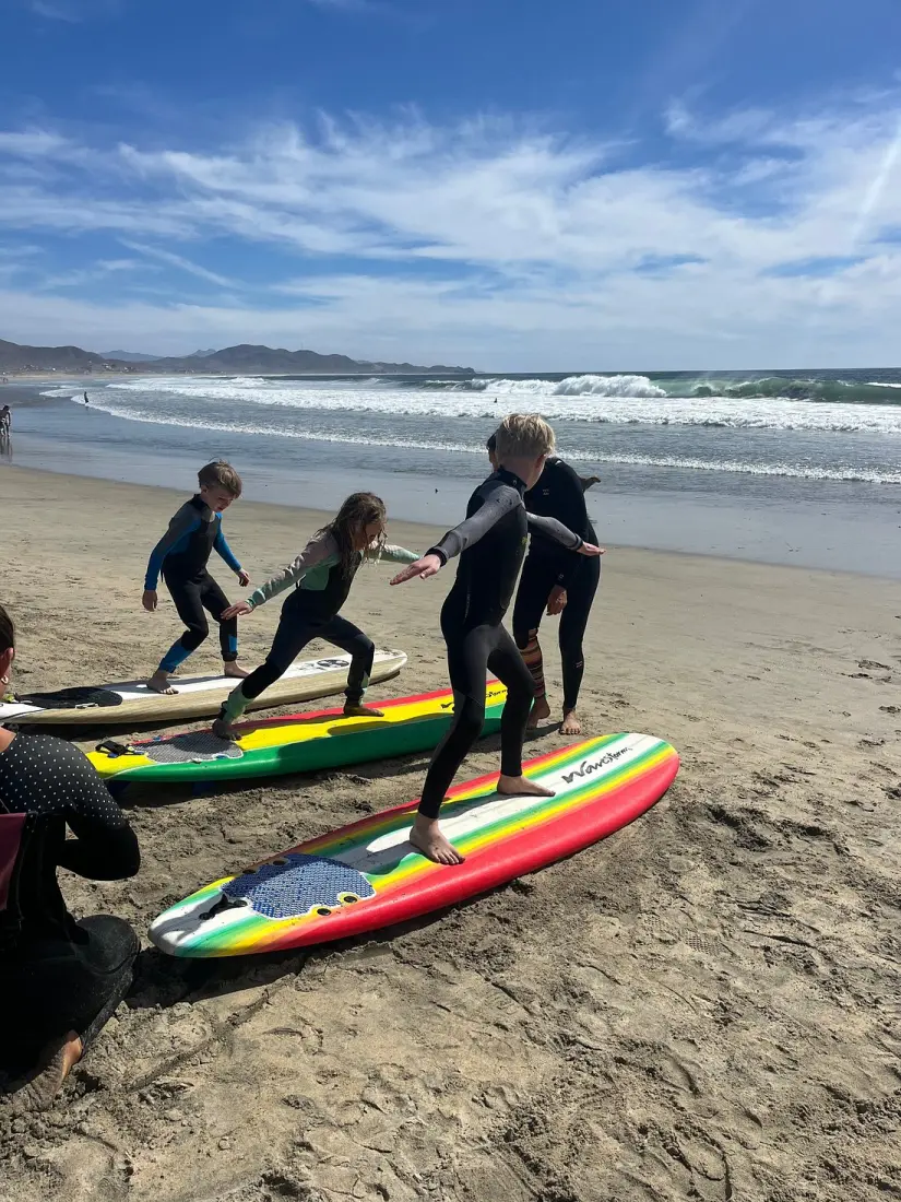 imagen recuadro Surfea sobre las ola en las playas de Todos Los Santos en Baja California Sur Foto: Tripavisor