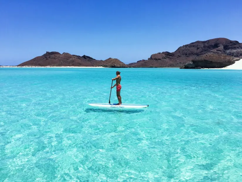 Realiza un sinfín de actividades en las aguas cristalinas de Playa Balandra. Foto: Cortesía.