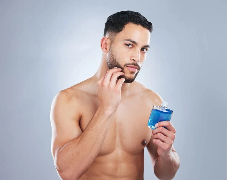 Tendencias de fragancias masculinas para el verano 2025