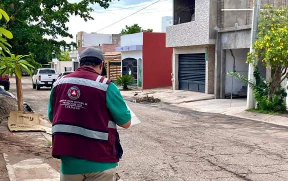 Protección Civil y DIF atienden a familias afectadas por las lluvias en CuliacánA