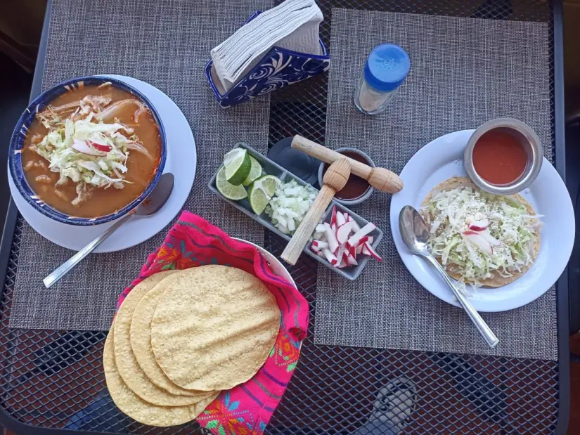 Visita y disfruta de la comida en Los 7 Pozoles. Foto: Los 7 Pozoles. 