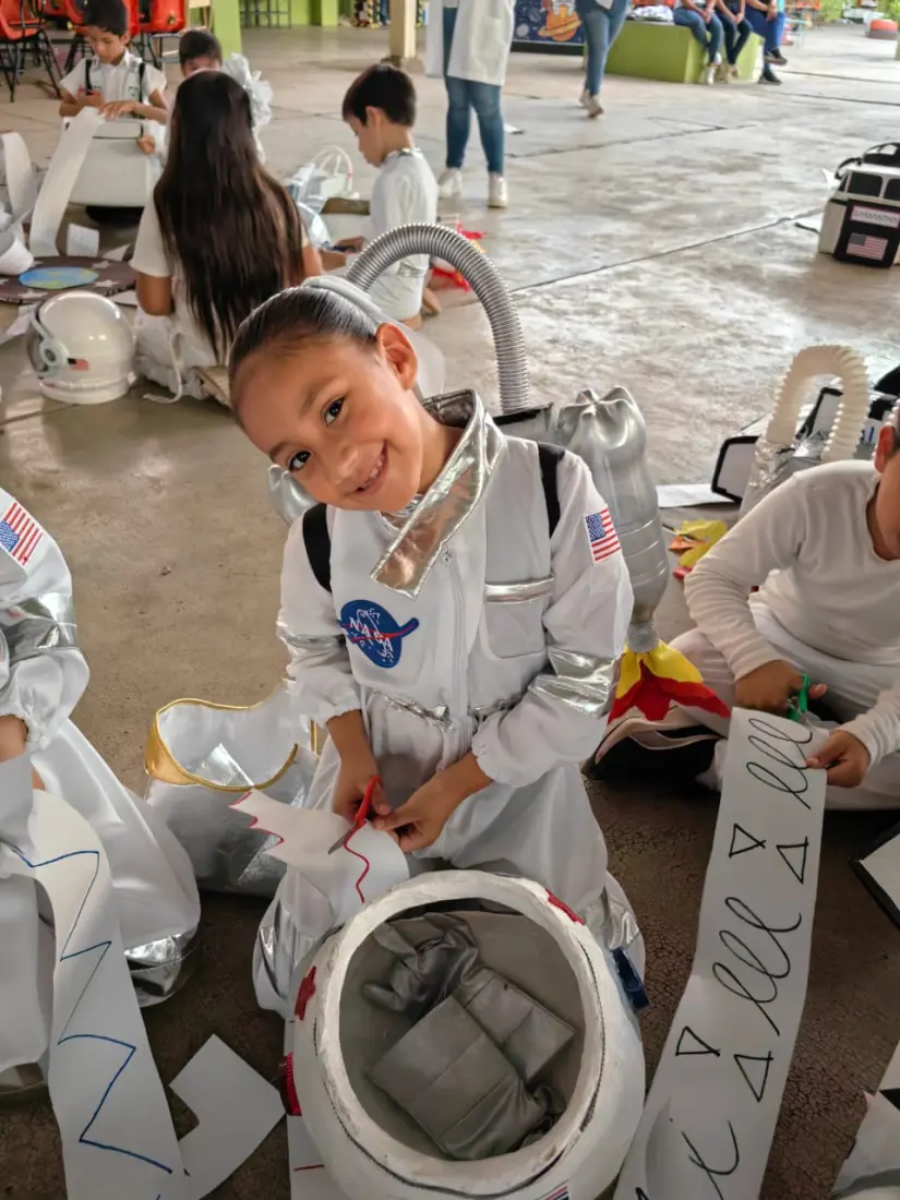 Los niños tuvieron una esperiencia inolvidable. Los niños tuvieron una esperiencia inolvidable.